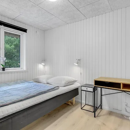 Semesterbostad Gorgeous Home In Blavand With Sauna