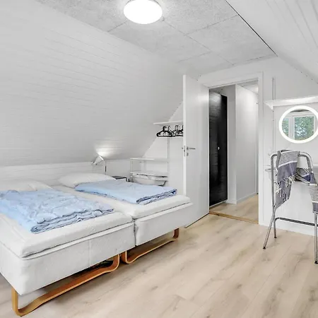 With A Fireplace 02 בית נופש בלבאנד