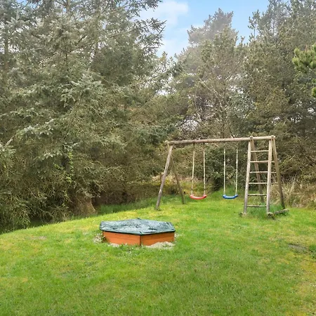 בית נופש With A Fireplace 02 בלבאנד