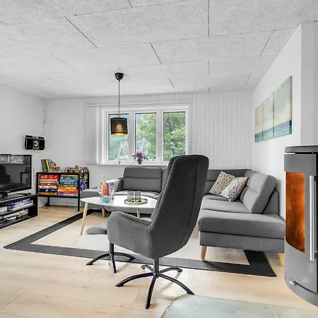 בית נופש With A Fireplace 02 בלבאנד