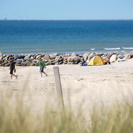 With A Fireplace 02 בית נופש