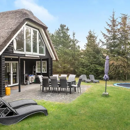 With A Fireplace 02 בית נופש