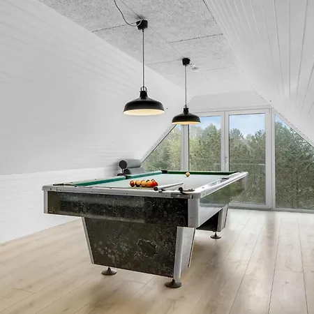 With A Fireplace 02 * בלבאנד